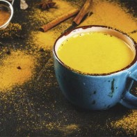 Photo golden milk with turmeric 5