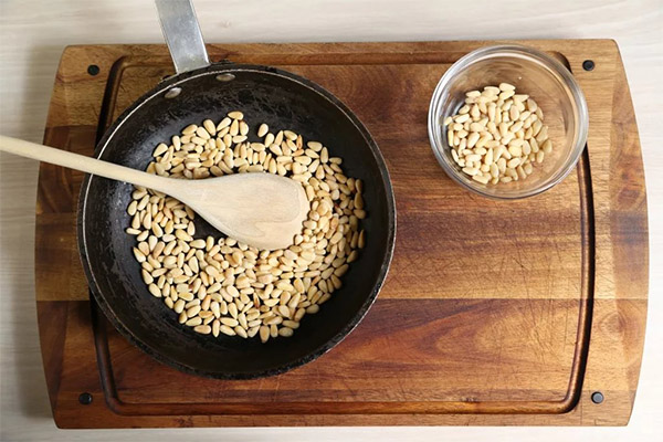 Culinary applications of pine nuts