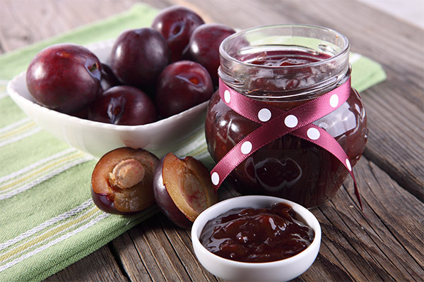 How to cook plum jam