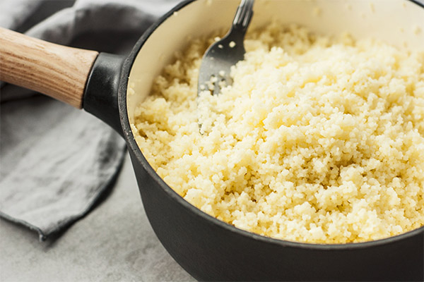 คุณสมบัติที่มีประโยชน์ของ Couscous groats สำหรับการลดน้ำหนัก