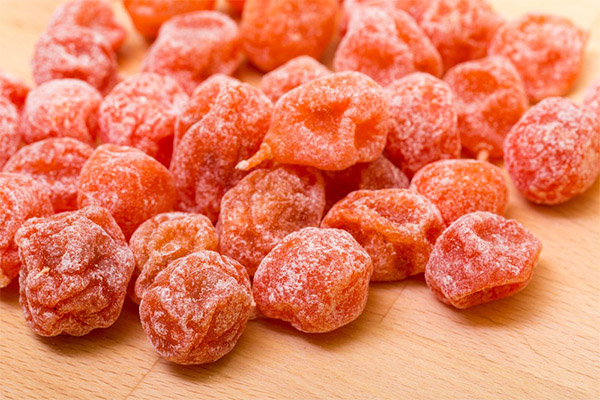 Fordelene og skadene med tørket kumquat