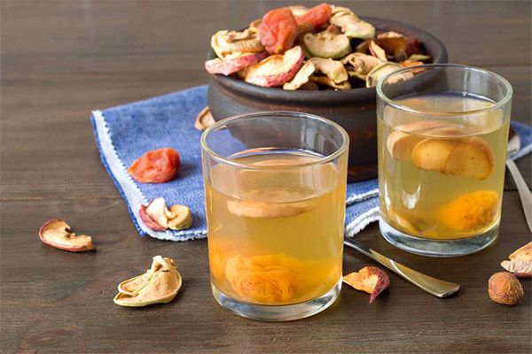 Honningskompott med tørket frukt